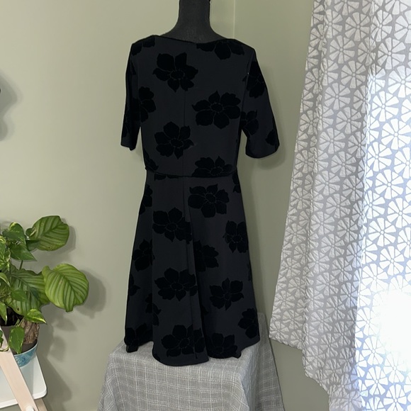 Elegant Black Floral Dress L below the knee Lands End pull on w flocked flowers - Picture 4 of 5